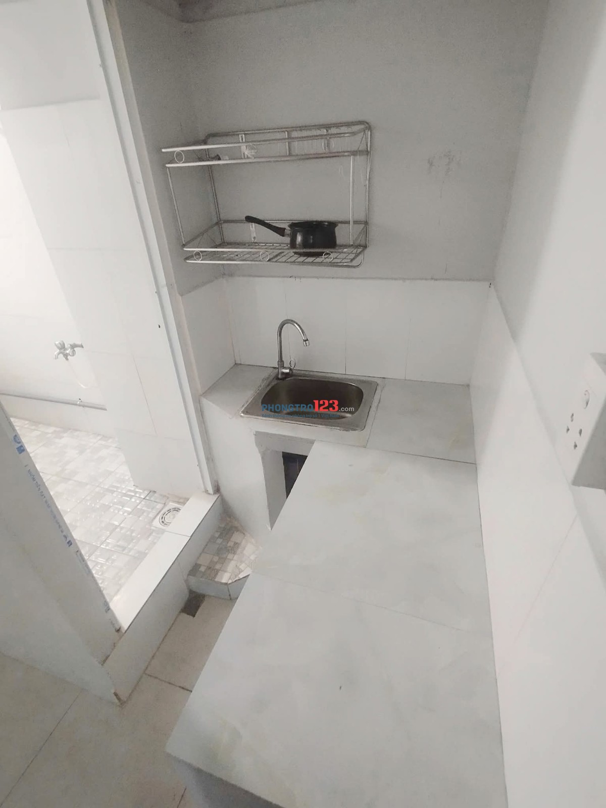 Phòng máy lạnh có gác 2,6 triệu. Có Hỗ trợ cọc. Đường Số 6. P4. Q8
