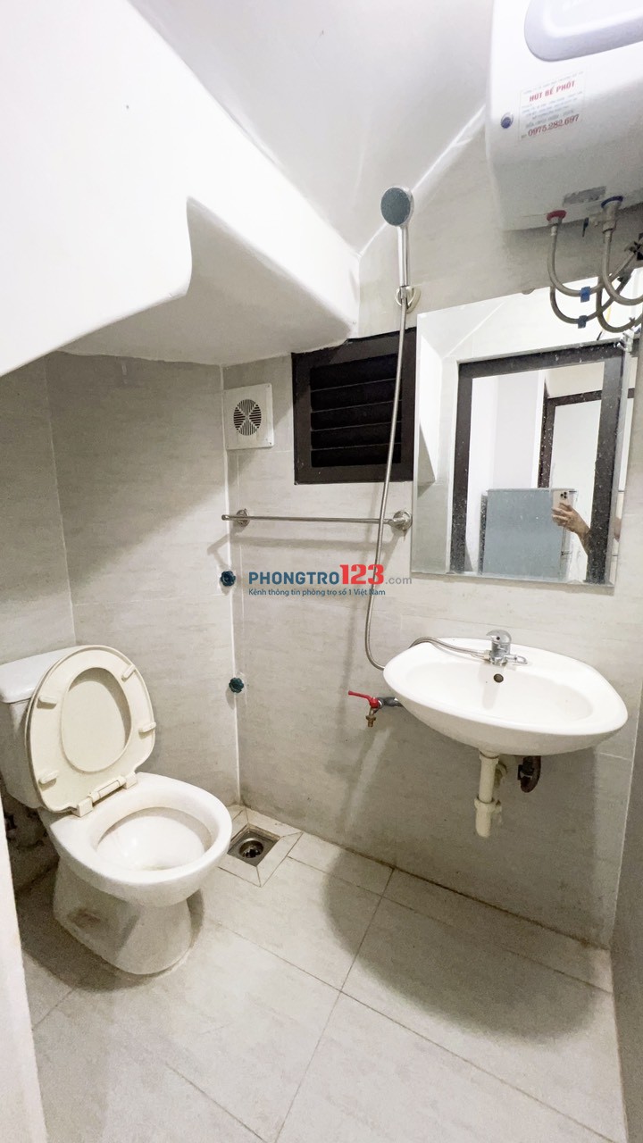 Cho thuê CCMN Full đồ 376 Khương Đình - gần Five Star, DH Thăng Long