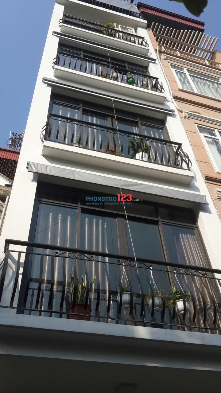 Cho thuê phòng tầng 5, 30m2, thang máy, mới, đủ đồ, thoáng, Nguyễn Khánh Toàn, Cầu Giấy.
