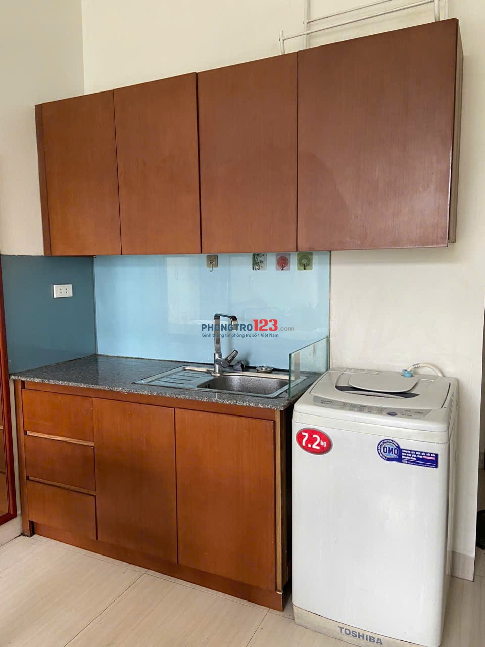 Cho thuê phòng tầng 5, 30m2, thang máy, mới, đủ đồ, thoáng, Nguyễn Khánh Toàn, Cầu Giấy.