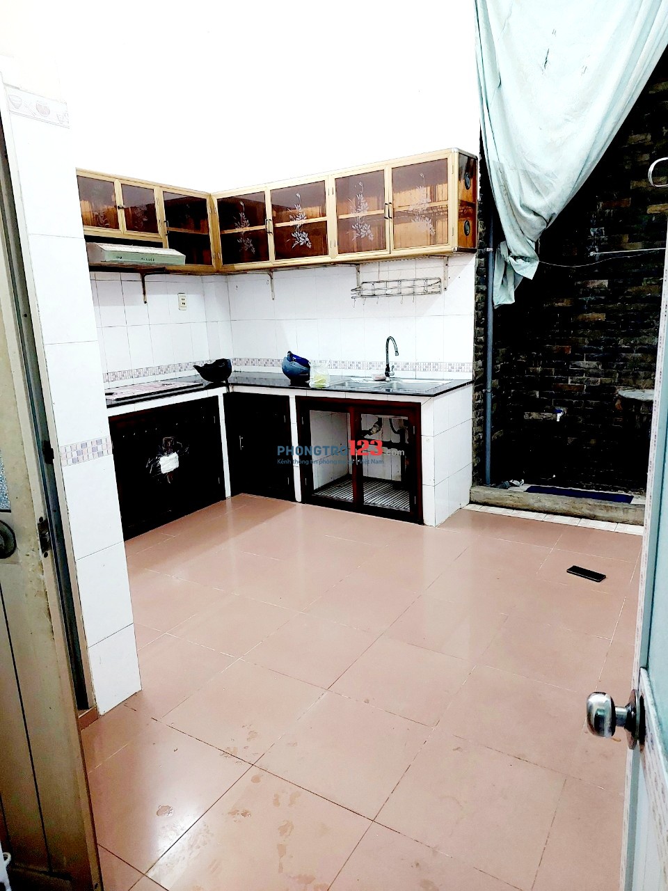 Cho Thuê Phòng Q10, rộng rãi thoải mái,.tầng trệt.fuff nội thất kệ bếp tolet riêng.3tr3