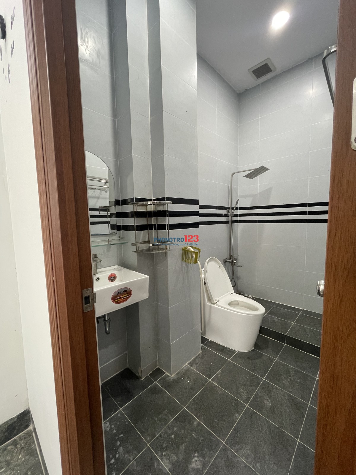 Phòng trọ 30m2 khu vực vòng xoay liên phường phú hữu