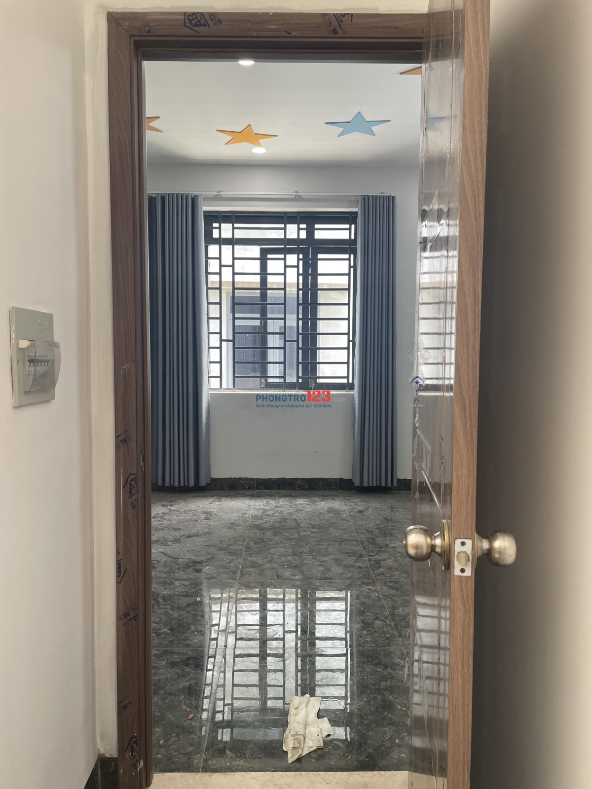 Phòng trọ 30m2 khu vực vòng xoay liên phường phú hữu