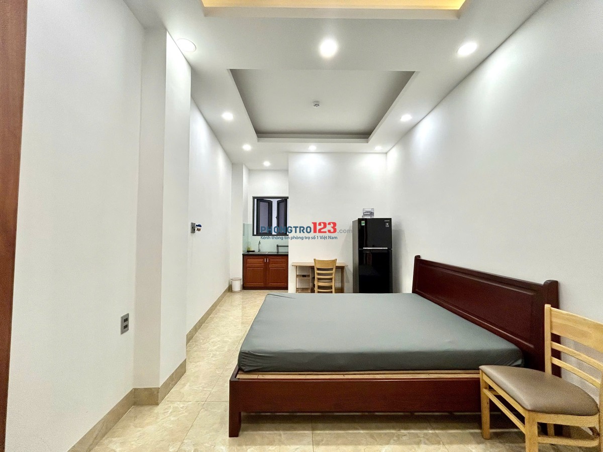 Căn Hộ Full Nội Thất - Thang Máy - Cửa Sổ - Khu Phan Xích Long - Ngã Tư Phú Nhuận