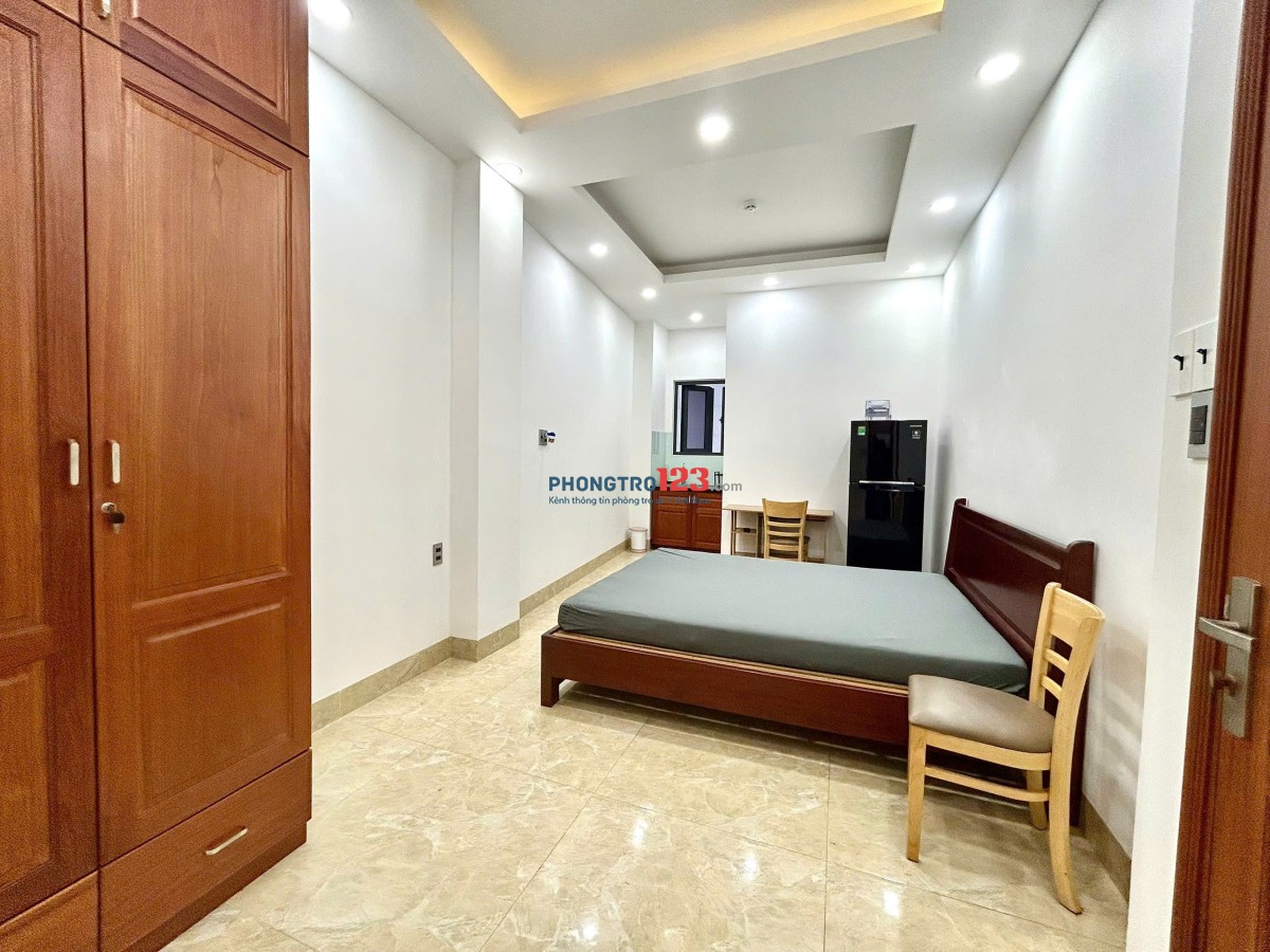 Căn Hộ Full Nội Thất - Thang Máy - Cửa Sổ - Khu Phan Xích Long - Ngã Tư Phú Nhuận