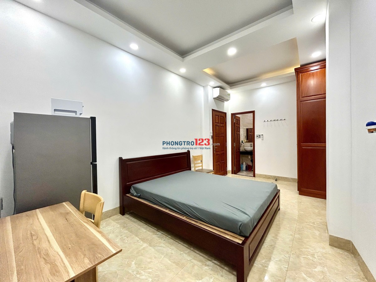 Căn Hộ Full Nội Thất - Thang Máy - Cửa Sổ - Khu Phan Xích Long - Ngã Tư Phú Nhuận