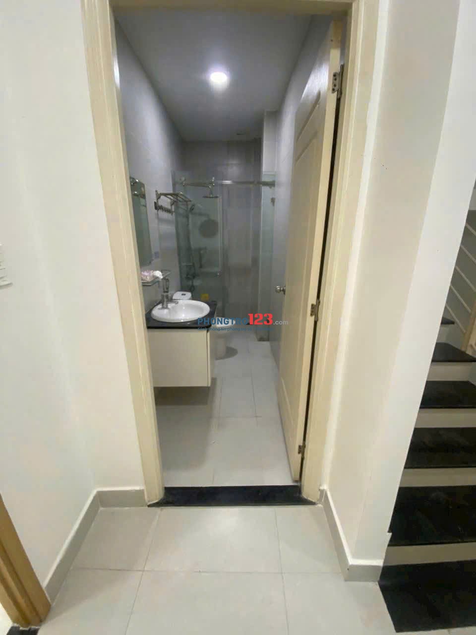 Nhà nguyên căn 4pn trần hữu trang gần hồ biểu chánh mai văn ngọc