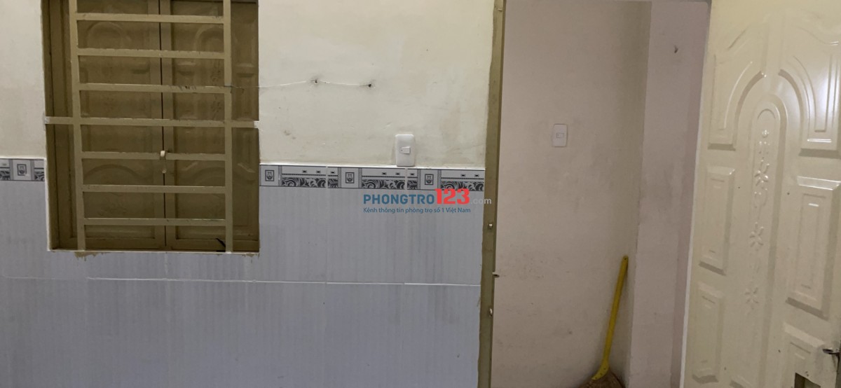KHU PHAN VĂN HỚN Q12: CÒN 1 phòng LẦU 1, CÓ GÁC, WC RIÊNG. KHÔNG CHUNG CHỦ, CHÍNH CHỦ CHO THUÊ !!!!!