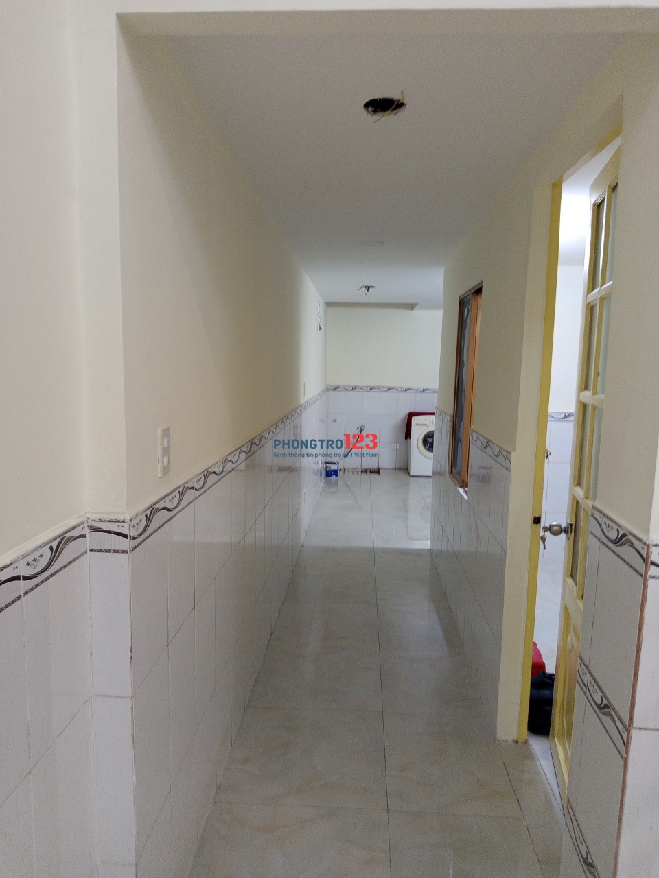 Nhà nguyên căn trong hẻm TCH36, Q.12, Dt 76m2, có gác. 2 PN + 2 máy lạnh, 2 toilet, 1 máy giặt.