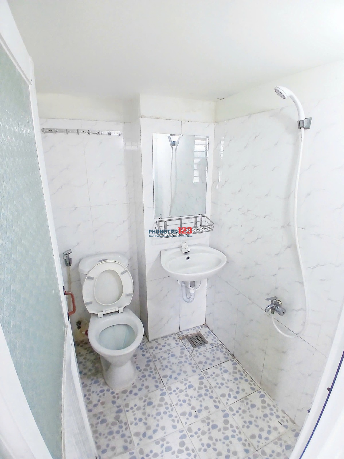 Trống 1 Phòng Gác Lửng Rộng Giá 3tr3 Như Hình_Gần Đại Học Công Thương