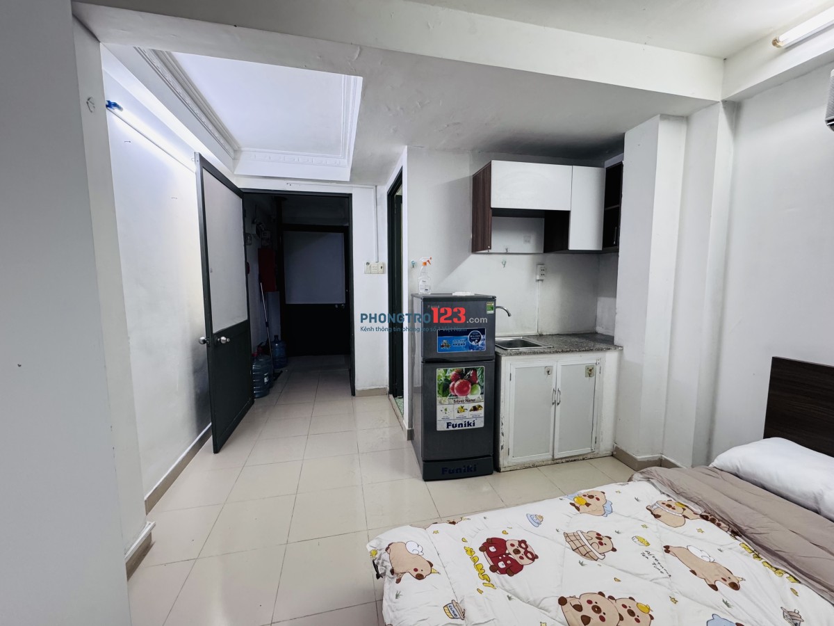 Còn phòng 15m2 đầy đủ nội thất chính chủ ngay vòng xoay nguyễn Bỉnh khiêm