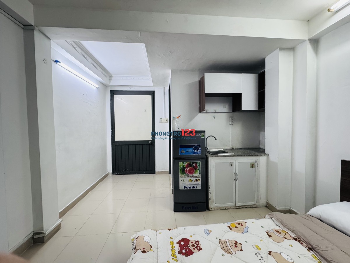 Còn phòng 15m2 đầy đủ nội thất chính chủ ngay vòng xoay nguyễn Bỉnh khiêm