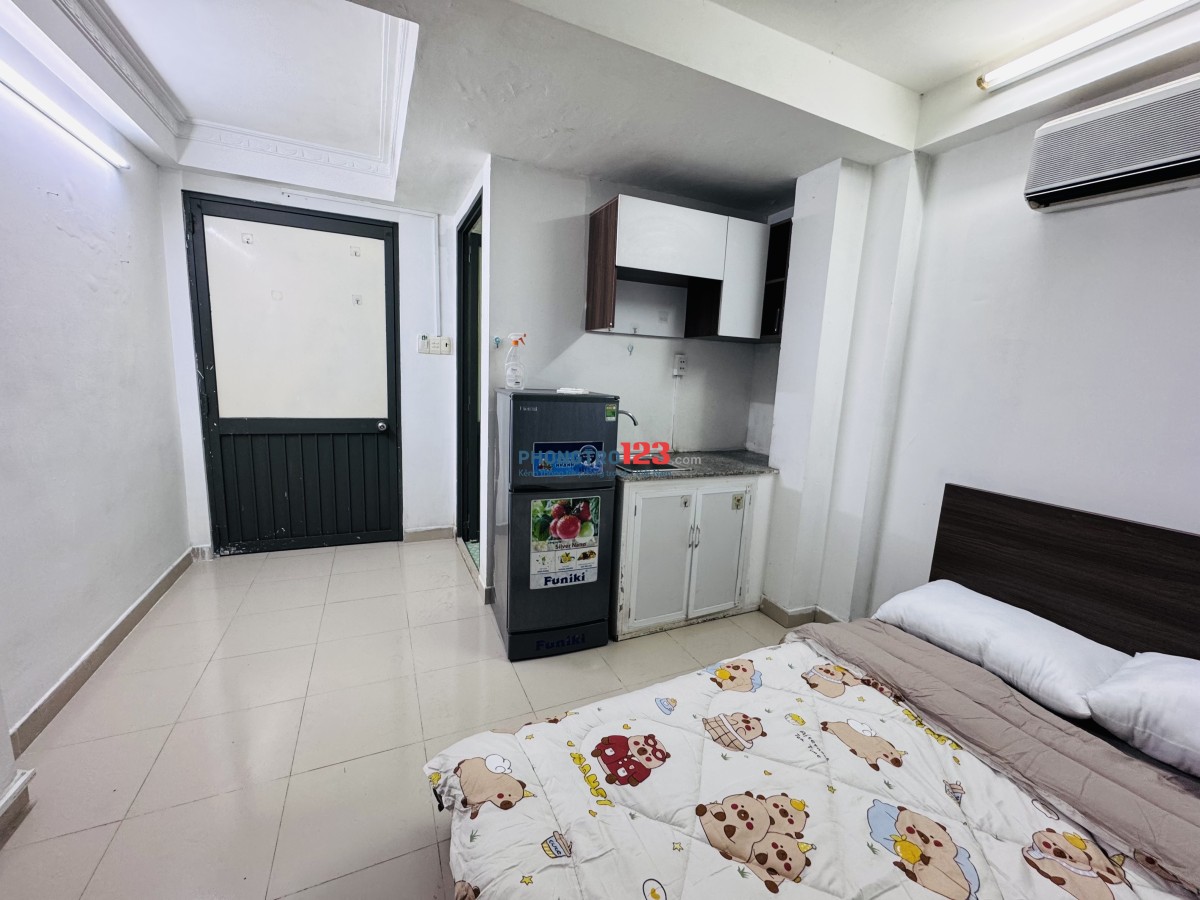 Còn phòng 15m2 đầy đủ nội thất chính chủ ngay vòng xoay nguyễn Bỉnh khiêm