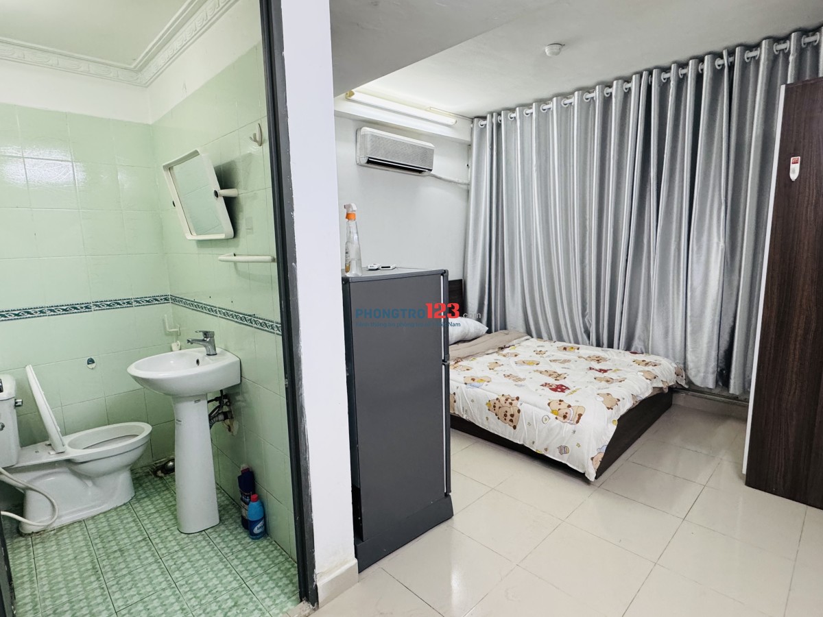 Còn phòng 15m2 đầy đủ nội thất chính chủ ngay vòng xoay nguyễn Bỉnh khiêm