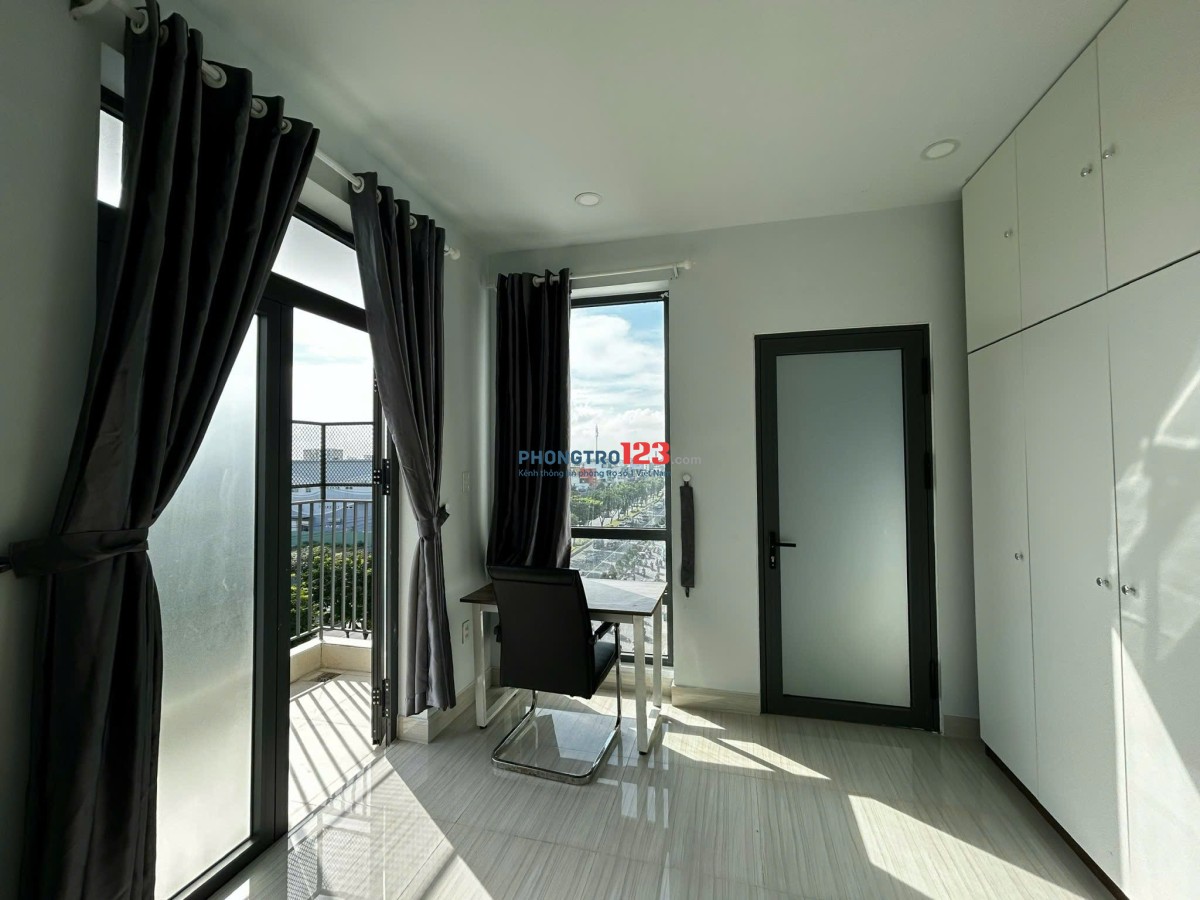 Căn hộ Full nội thất cửa sổ ban công thoáng mát gần Sân bay , Khu công nghiệ Tân Bình