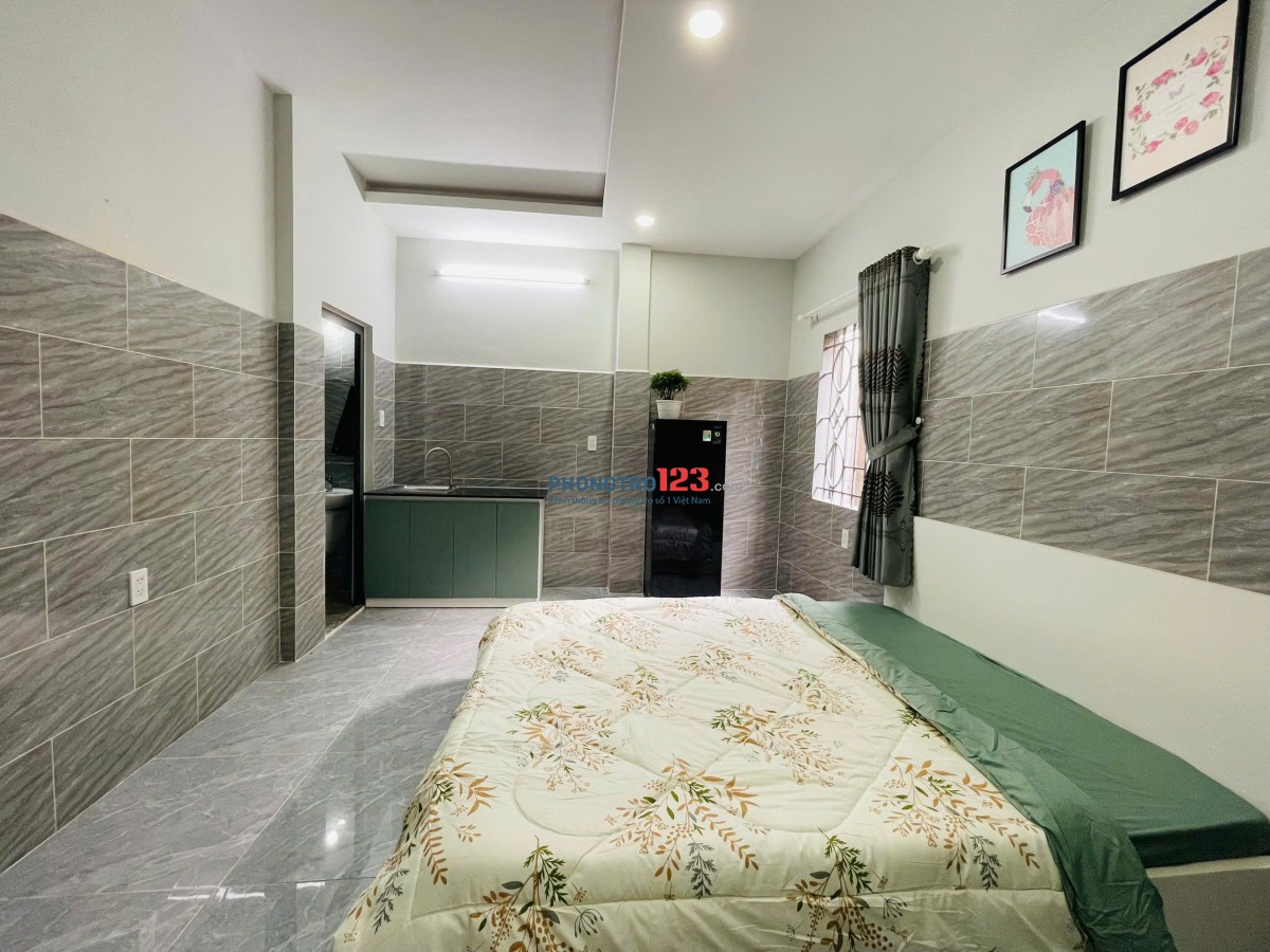 TRỐNG SẴN CĂN HỘ STUDIO CỬA SỔ LỚN - Full Nội Thất - Thang Máy - DƯỚI 6TR - GẦN Học Viện Cán Bộ, FTU