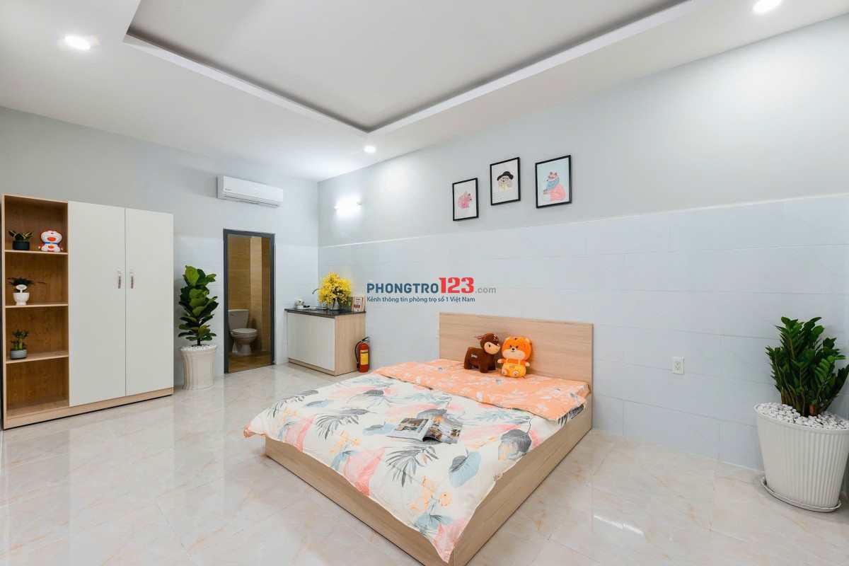 TRỐNG SẴN CĂN HỘ STUDIO CỬA SỔ LỚN - Full Nội Thất - Thang Máy - DƯỚI 6TR - GẦN Học Viện Cán Bộ, FTU