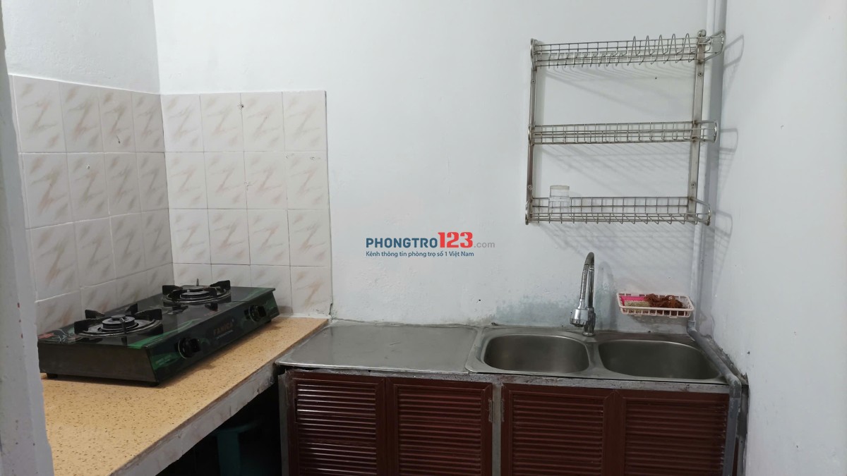 Cho thuê nhà riêng 2 tầng, có gác lửng tại Vương Thừa Vũ, Hà Nội