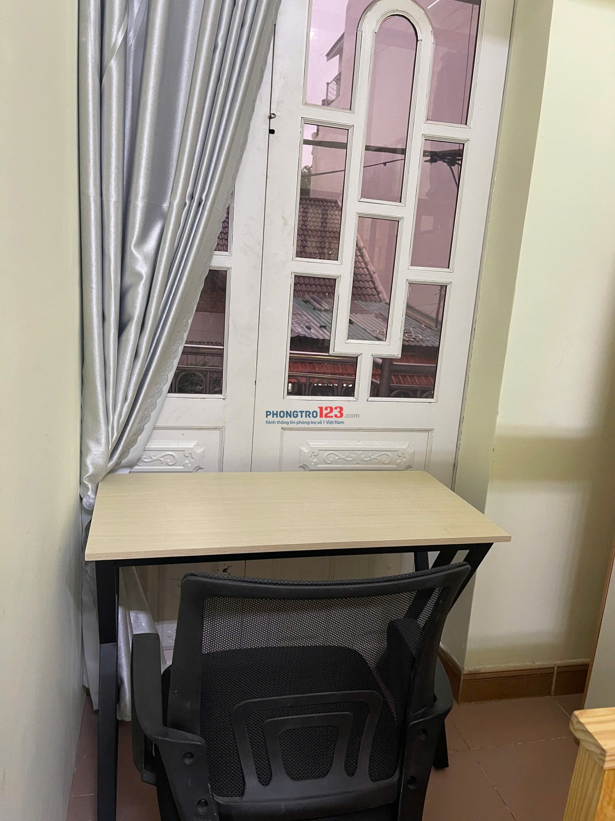 Ký Túc Xá Chỉ 2 - 4ng Phạm Văn Bạch tủ đồ to bàn làm việc riêng chỉ từ 1tr6