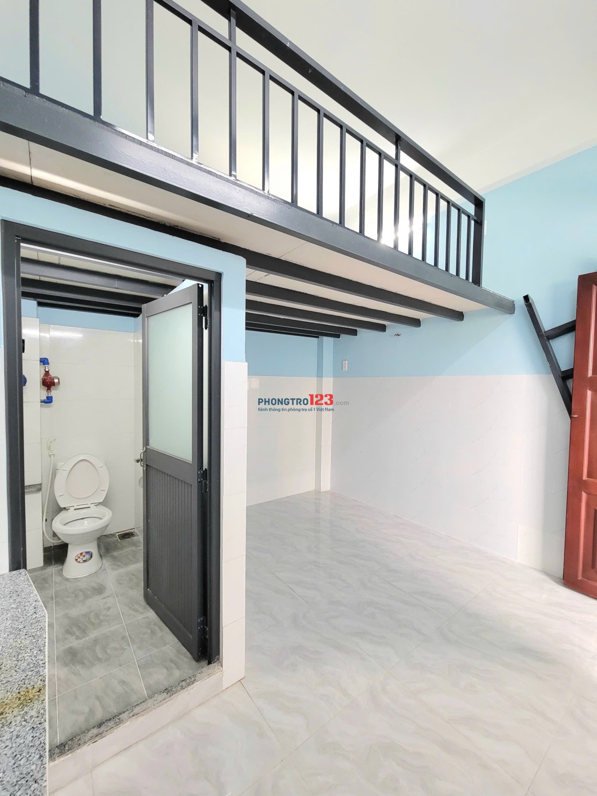 Cho thuê phòng có gác 20m2 nội thất cơ bản, cửa sổ thoáng ngay Hiệp Bình Chánh, gần đại học Luật HCM