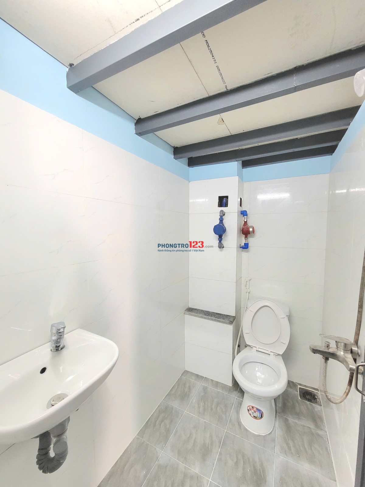 Cho thuê phòng có gác 20m2 nội thất cơ bản, cửa sổ thoáng ngay Hiệp Bình Chánh, gần đại học Luật HCM