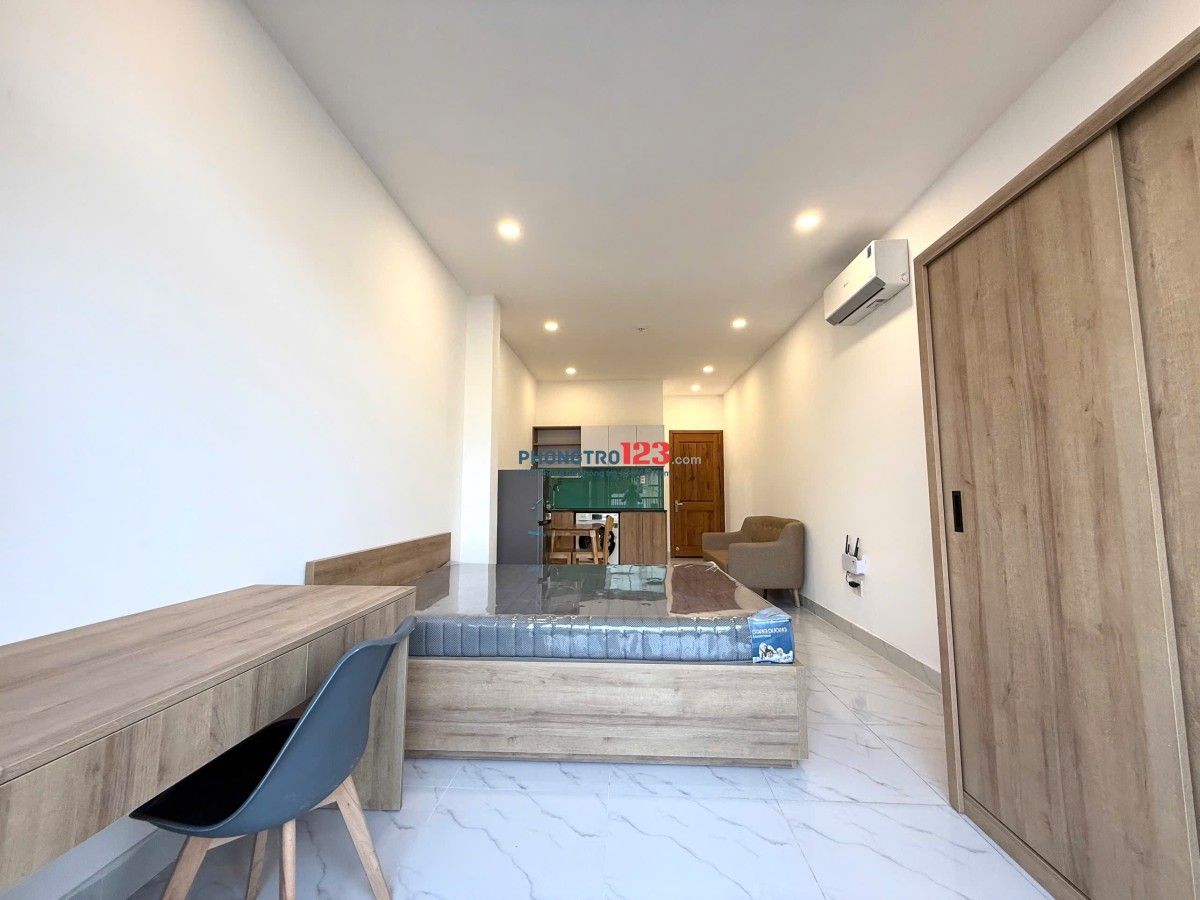 CĂN HỘ DỊCH VỤ, ĐẦY ĐỦ TIỆN NGHI. HẺM OTO. BAN CÔNG LỚN