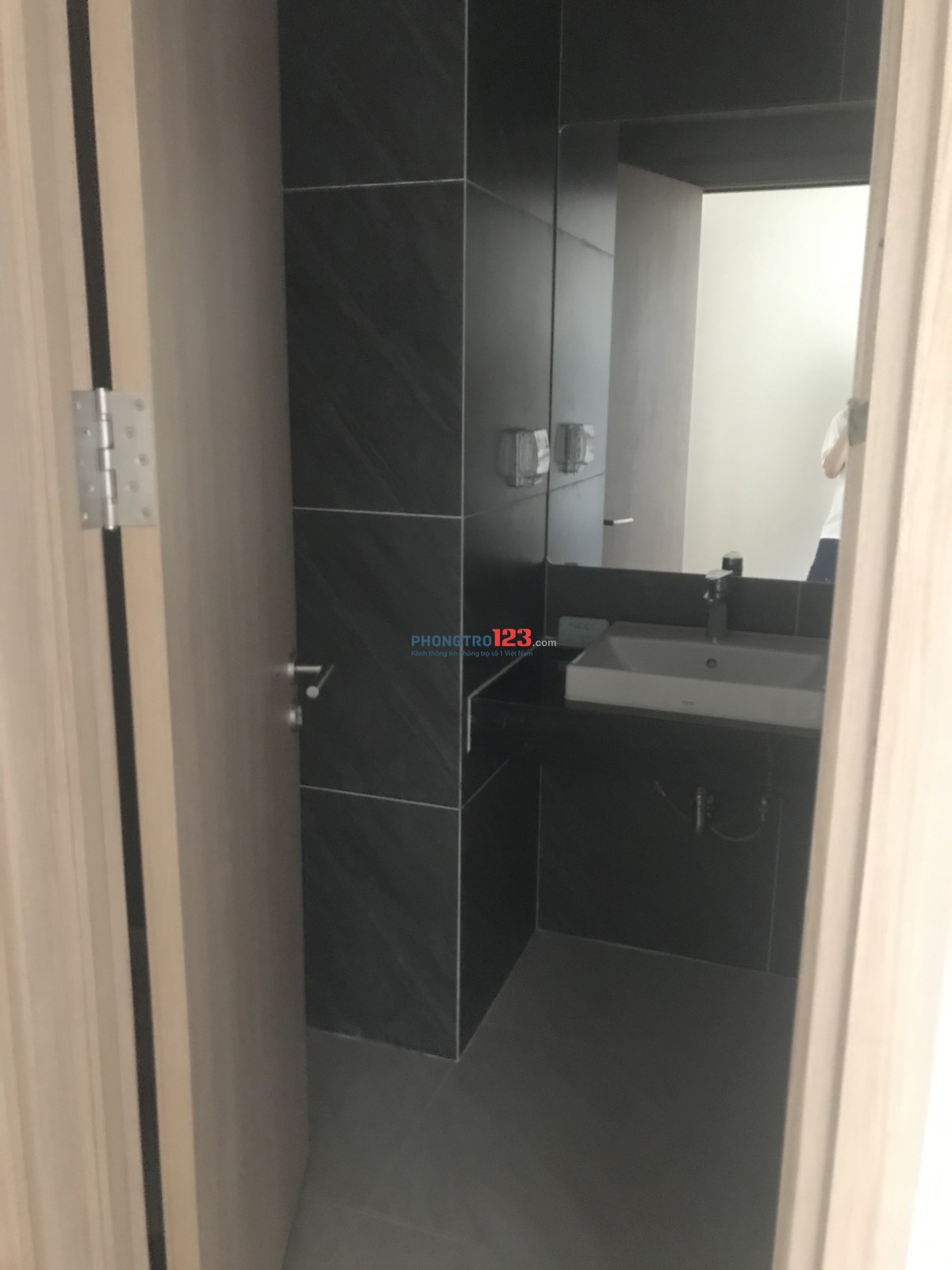 Tim 1-2 bạn nữ ở cùng căn hộ 85 m2 tại mipec rubic Xuân thuỷ