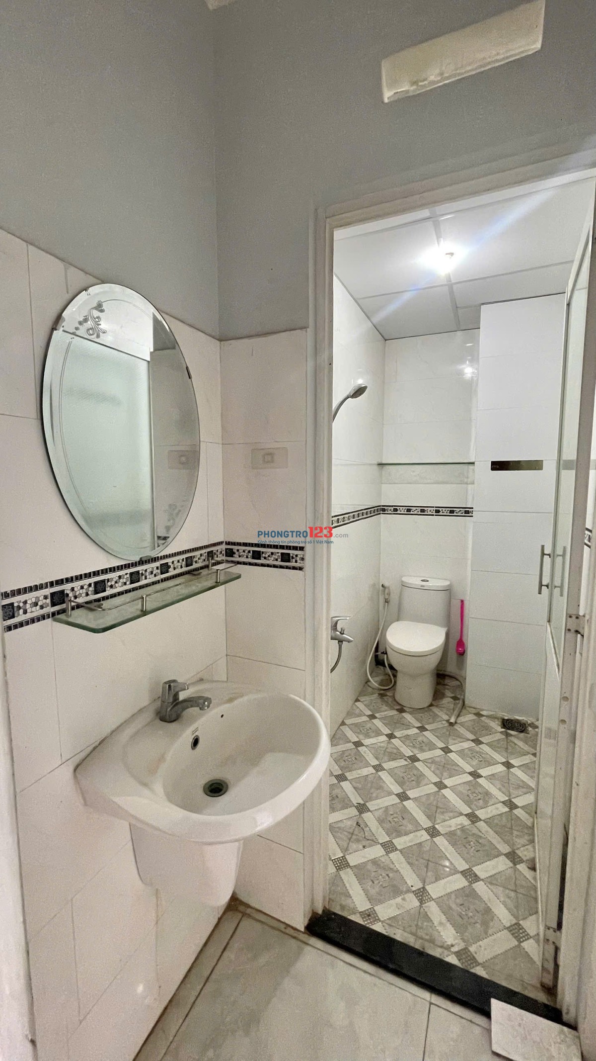 1PN NỘI THẤT CƠ BẢN NGAY CHỢ HƯƠNG LỘ 2 - NGÃ TƯ BỐN XÃ RỘNG 50M2