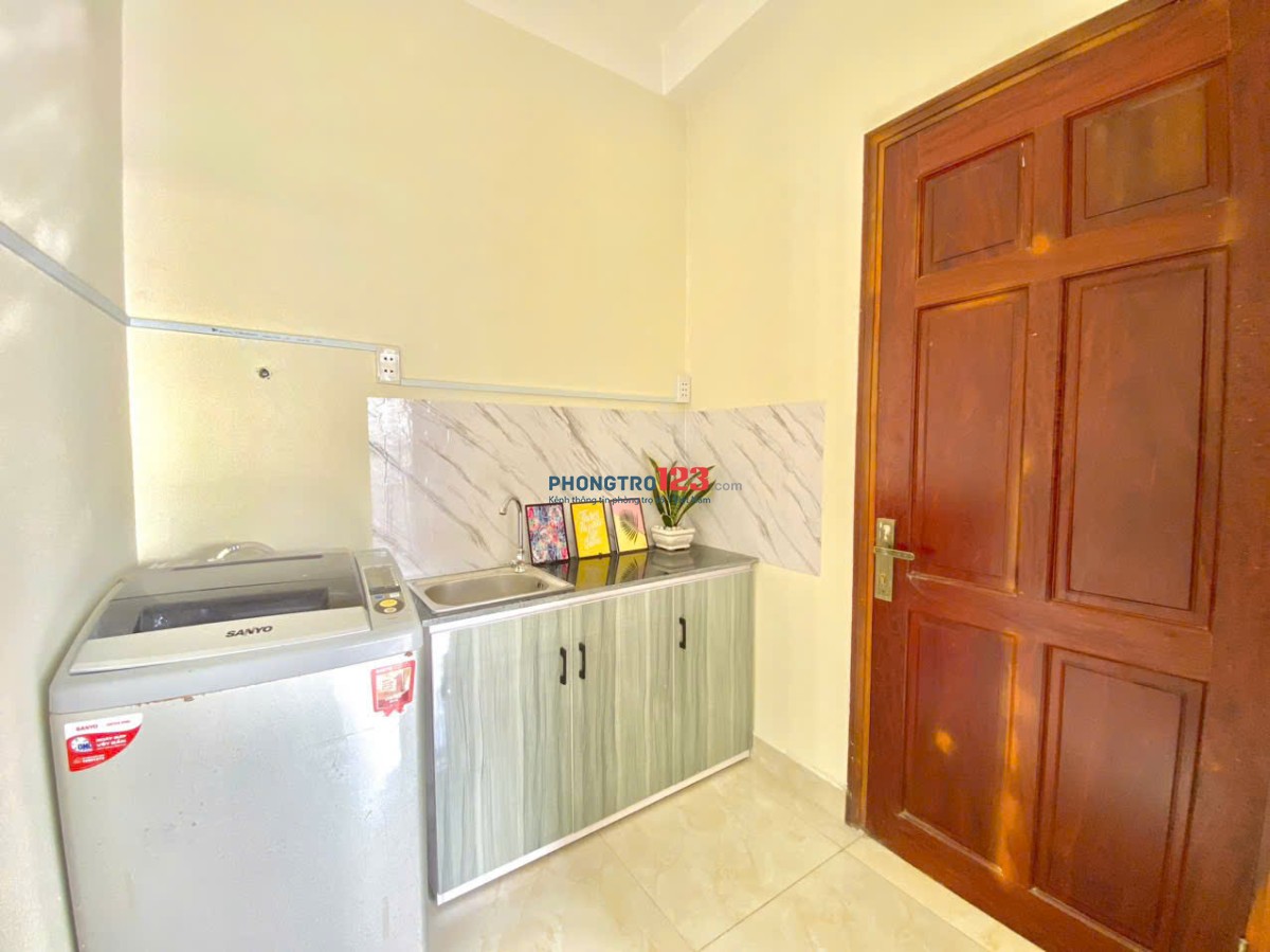Cho thuê phòng trọ mới, Ban công, 35m2 - Full NT - Gần đại học Công nghiệp, Văn Lang,...