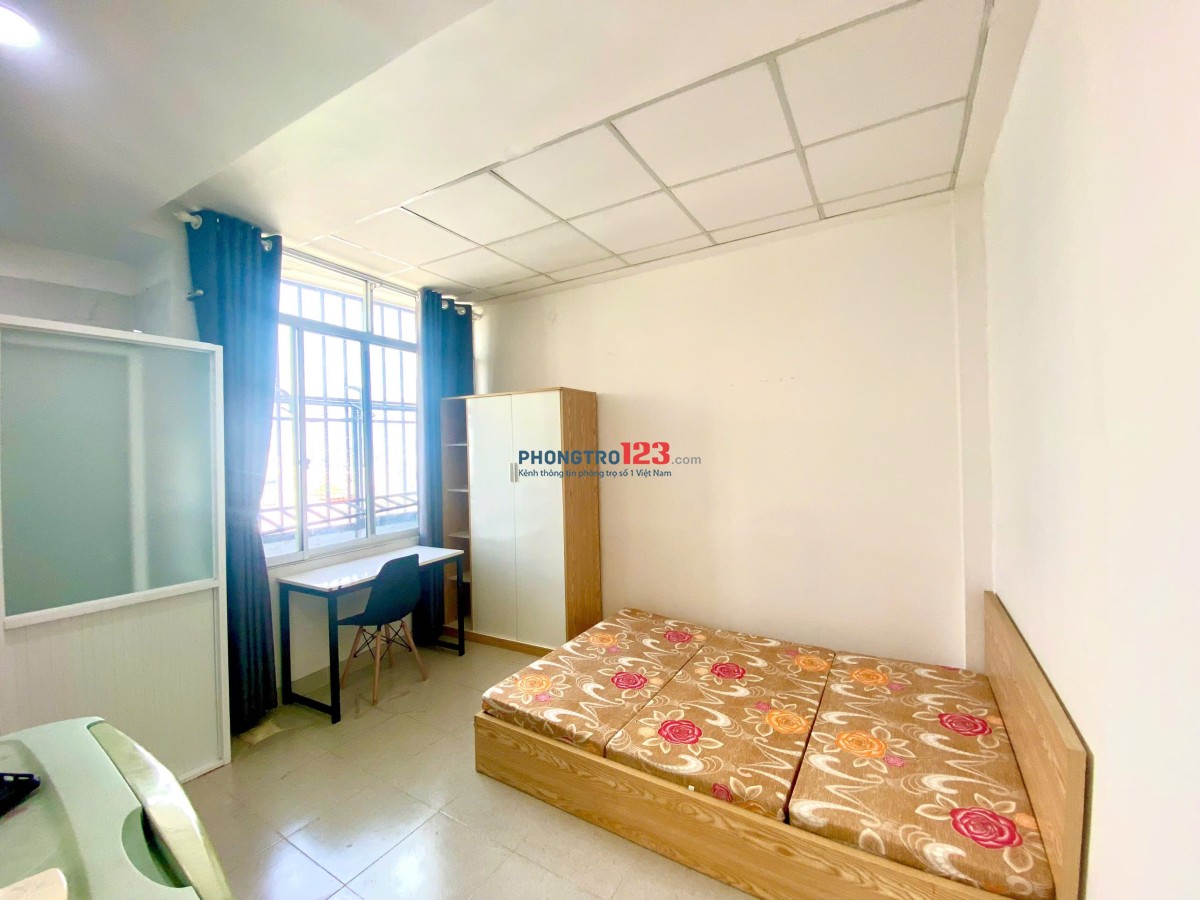 Mình cần pass phòng ạ. Hợp đồng kết thúc 11/2025, nếu ở lâu dài có thể gia hạn lại ạ.