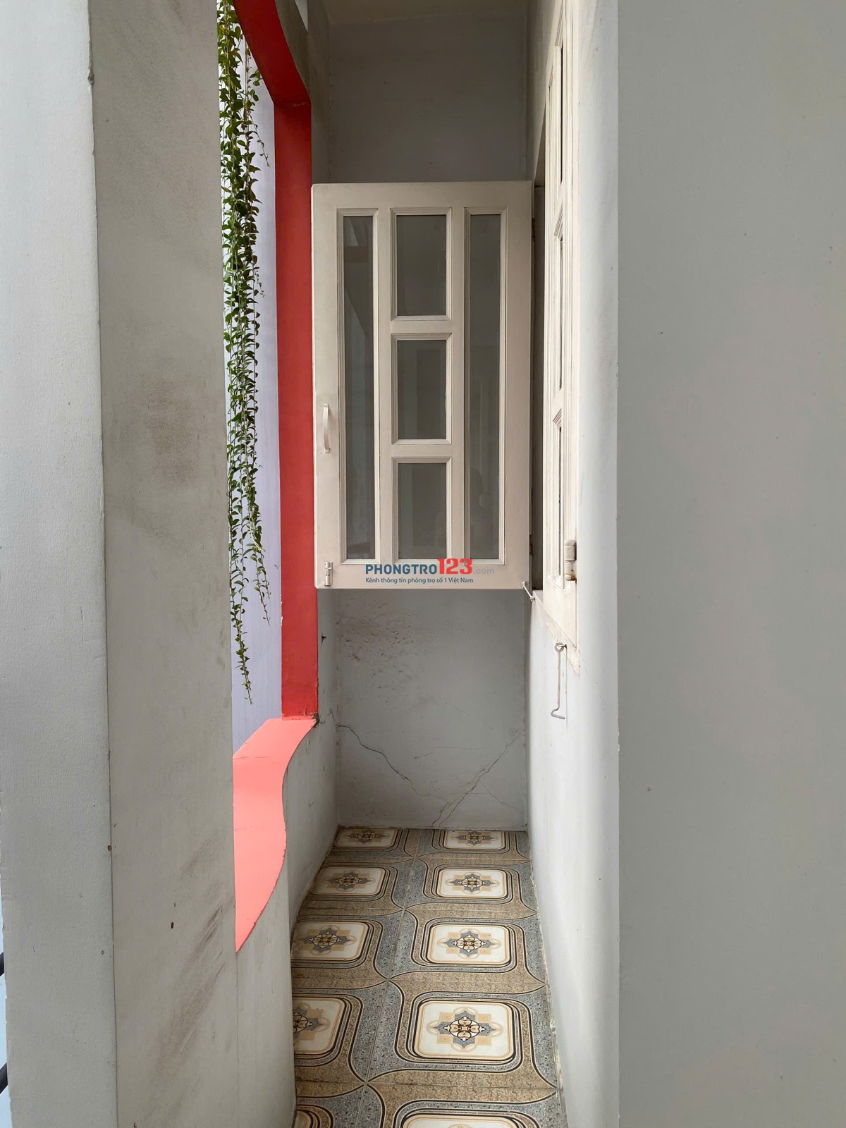 Cho thuê phòng 32m2 chưa bao gồm bếp, toilet gần Lê Văn Phan (gần Vườn Lài - Lũy Bán Bích)