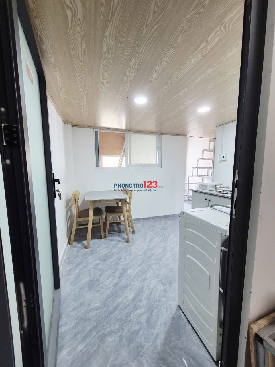 Cho thuê phòng có gác ban công máy giặt riêng ở Lê Văn Sỹ quận 3 hẻm thông với Trường Sa