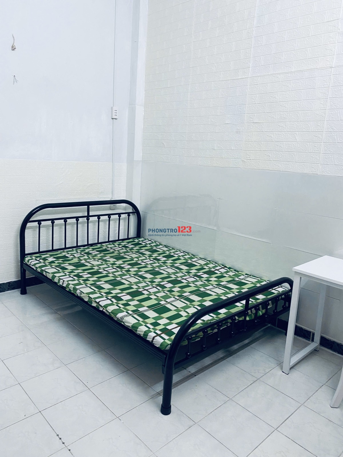 Phòng trọ 65 bàu cát 2, 28m2 đầy đủ nội thất, máy lạnh, tủ lạnh, máy giặt, toillet riêng