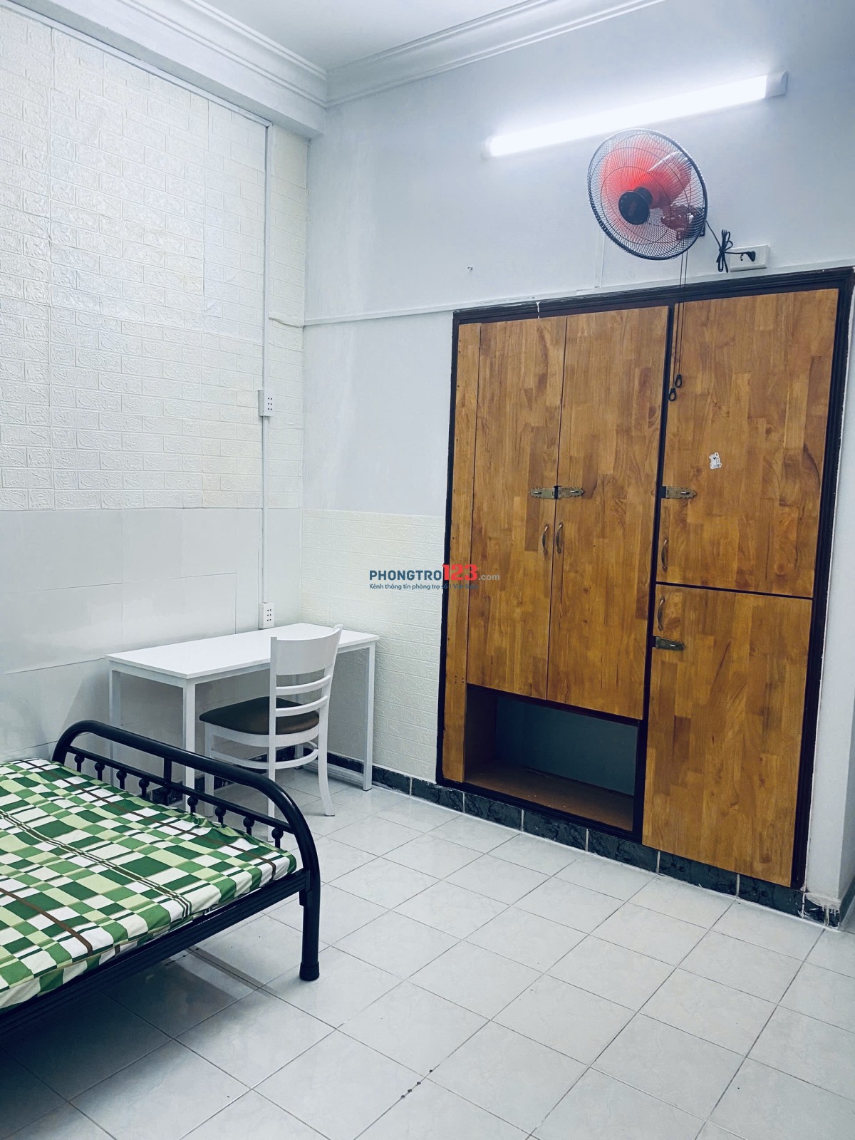 Phòng trọ 65 bàu cát 2, 28m2 đầy đủ nội thất, máy lạnh, tủ lạnh, máy giặt, toillet riêng