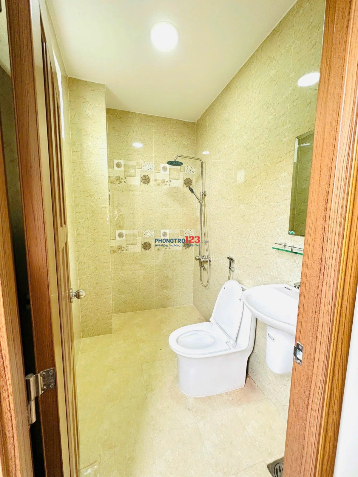 Phòng cho thuê Gần Đại Học Bách Khoa Quận 10 và Nhà Thi Đấu Phú Thọ Gần Đường Tô Hiến Thành