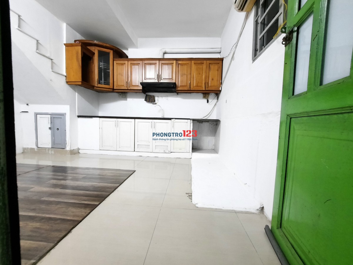 PHÒNG CỬA SỔ SẠCH ĐẸP THOÁNG MÁT, GIỜ TỰ DO NGAY TRẦN QUANG DIỆU