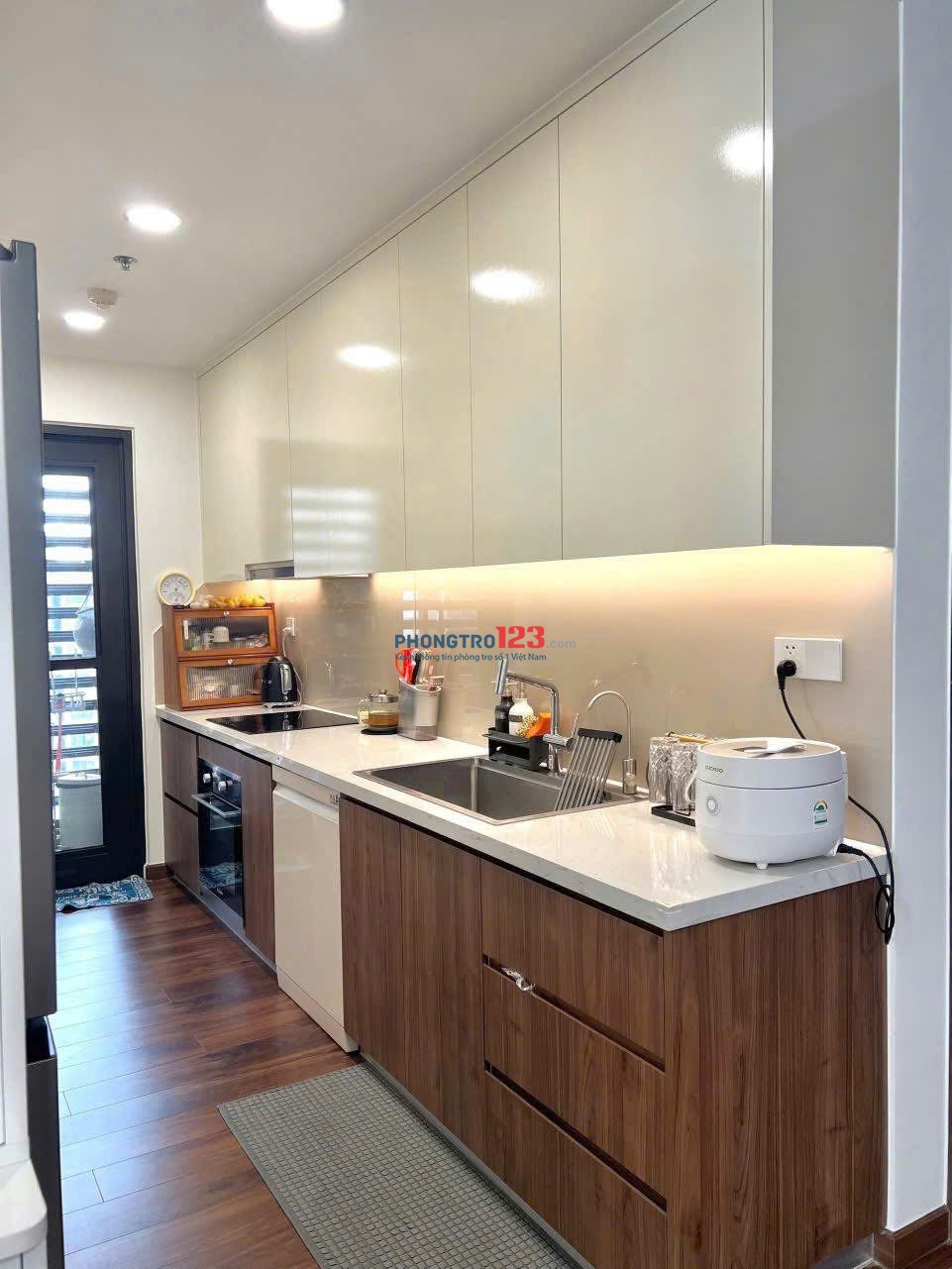 Chung cư Carillon 5, Luỹ Bán Bích, TP: 2p ngủ, 2wc, nội thất mới 12tr/th