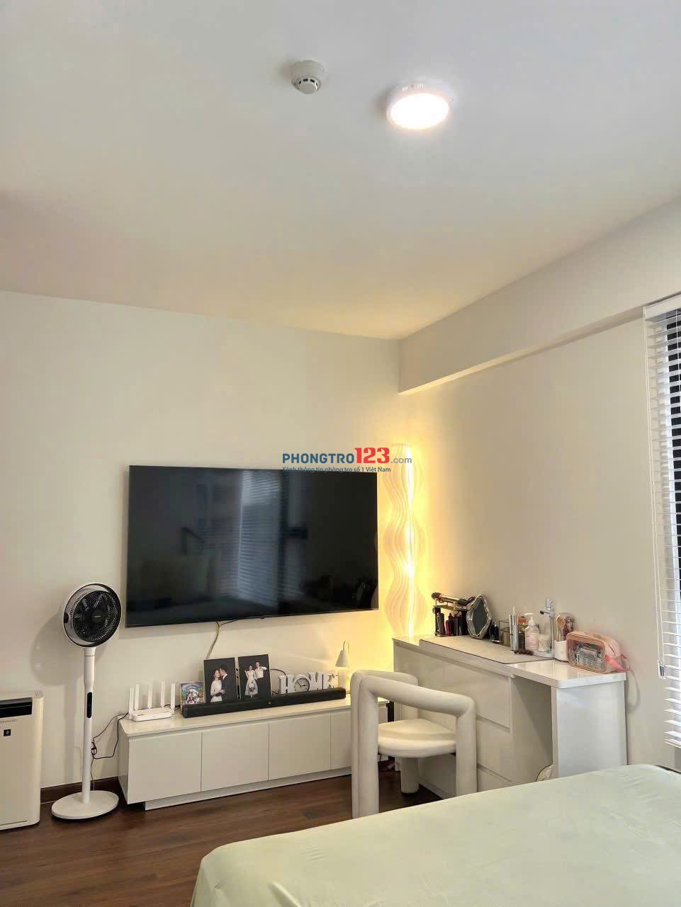 Chung cư Carillon 5, Luỹ Bán Bích, TP: 2p ngủ, 2wc, nội thất mới 12tr/th