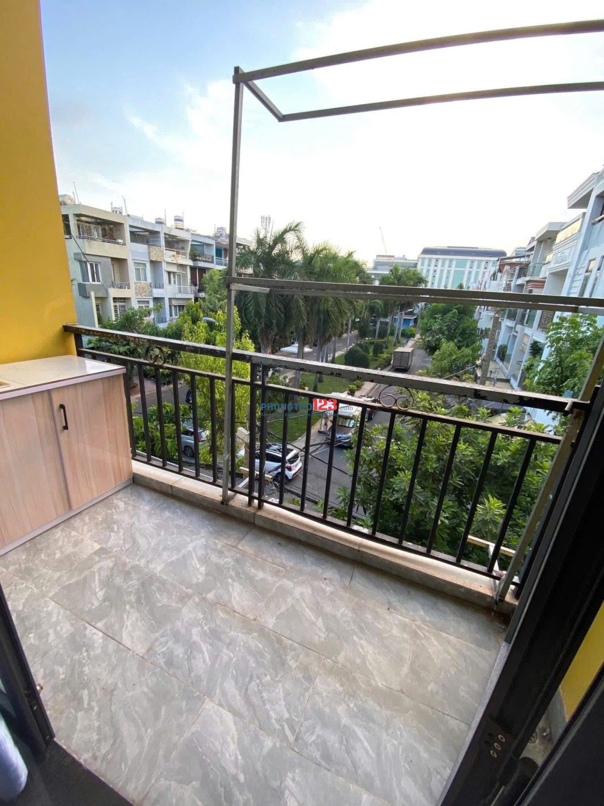 CHO THUÊ PHÒNG 34m2 CÓ CỬA SỔ VÀ BAN CÔNG LỚN Ở BÌNH THẠNH ĐỐI DIỆN ĐẠI HỌC VĂN LANG
