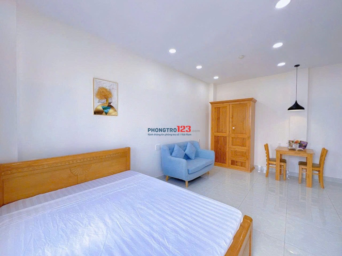 PHÒNG STUDIO BAN CÔNG LẦU 2, THANG MÁY – BÌNH THẠNH