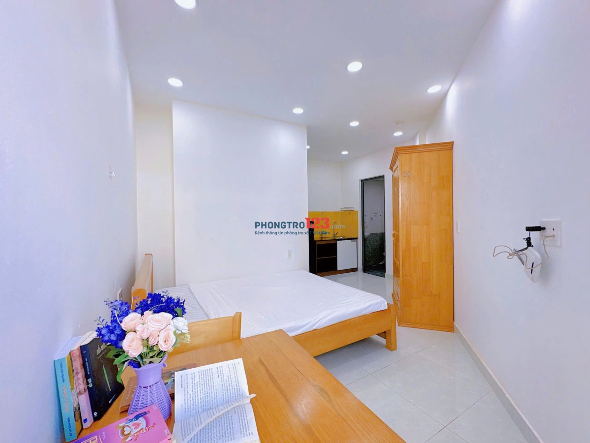 CHO THUÊ STUDIO NHỎ BAN CÔNG TẠI BÌNH THẠNH - CÓ THANG MÁY