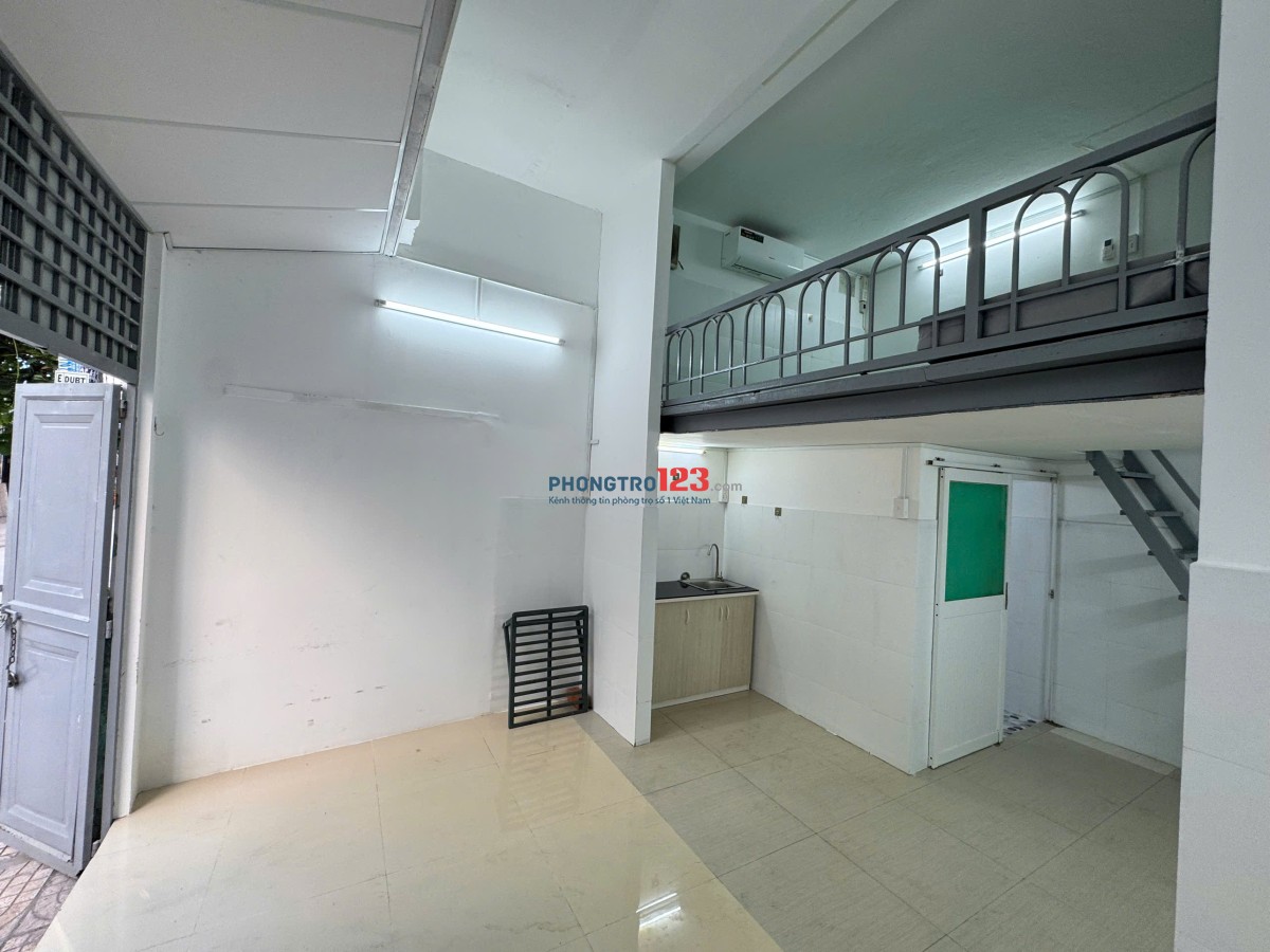 Nhà nguyên căn vừa ở vừa kinh doanh ngay dương bá trạc có gác
