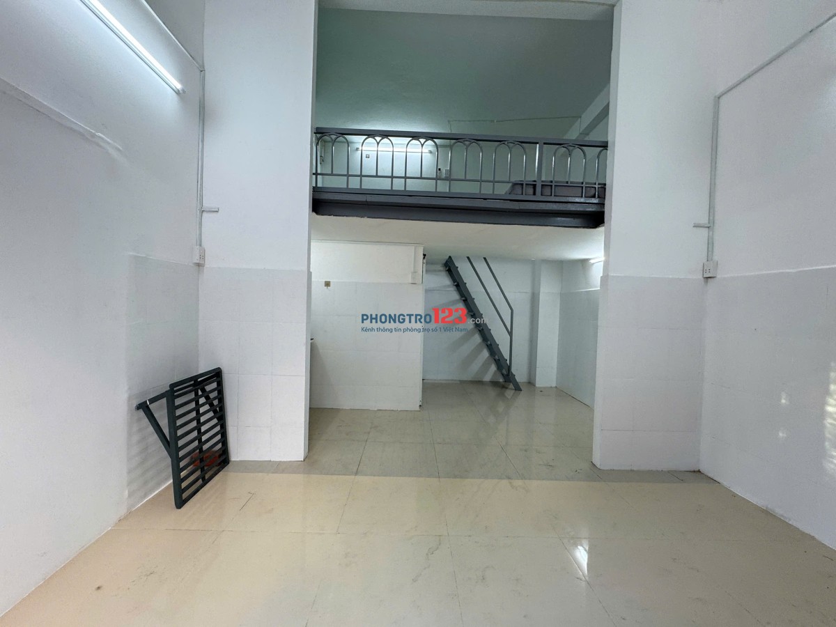 Nhà nguyên căn vừa ở vừa kinh doanh ngay dương bá trạc có gác