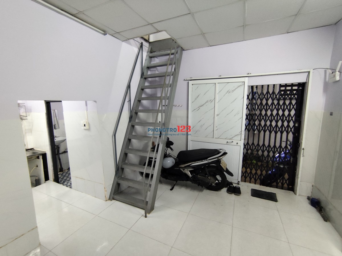 Nhà mini riêng biệt , nội thất đầy đủ, ở ngay