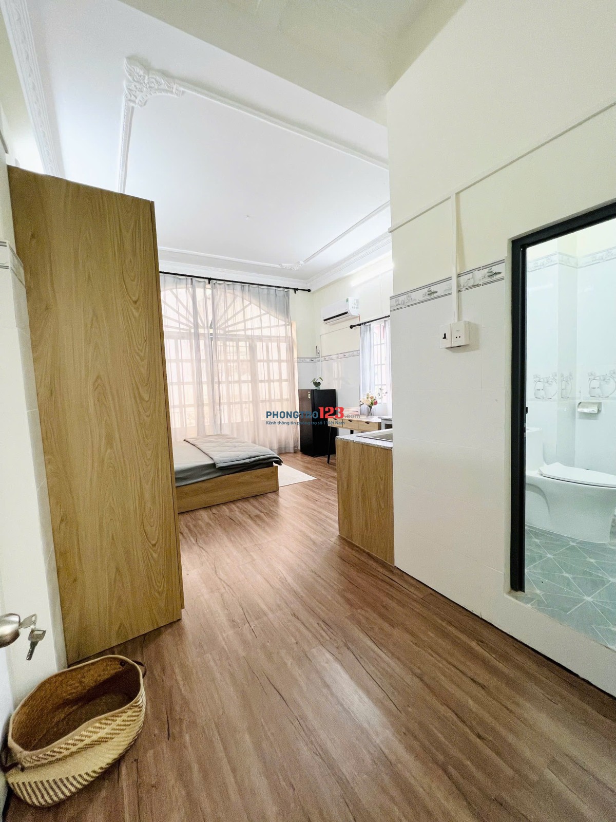 Cho thuê phòng trọ ở Lý Chính Thắng quận 3 nhà mới xây phòng chưa qua sử dụng hẻm thông ra Hoàng Sa