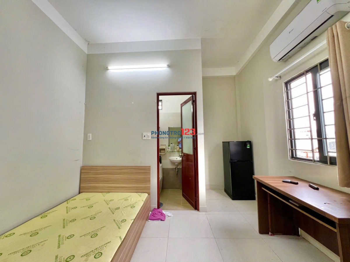 Phòng Full Nội Thất ViewLandmark Sát ĐH HIU, Hutech, UEF, Qua Q1 15p