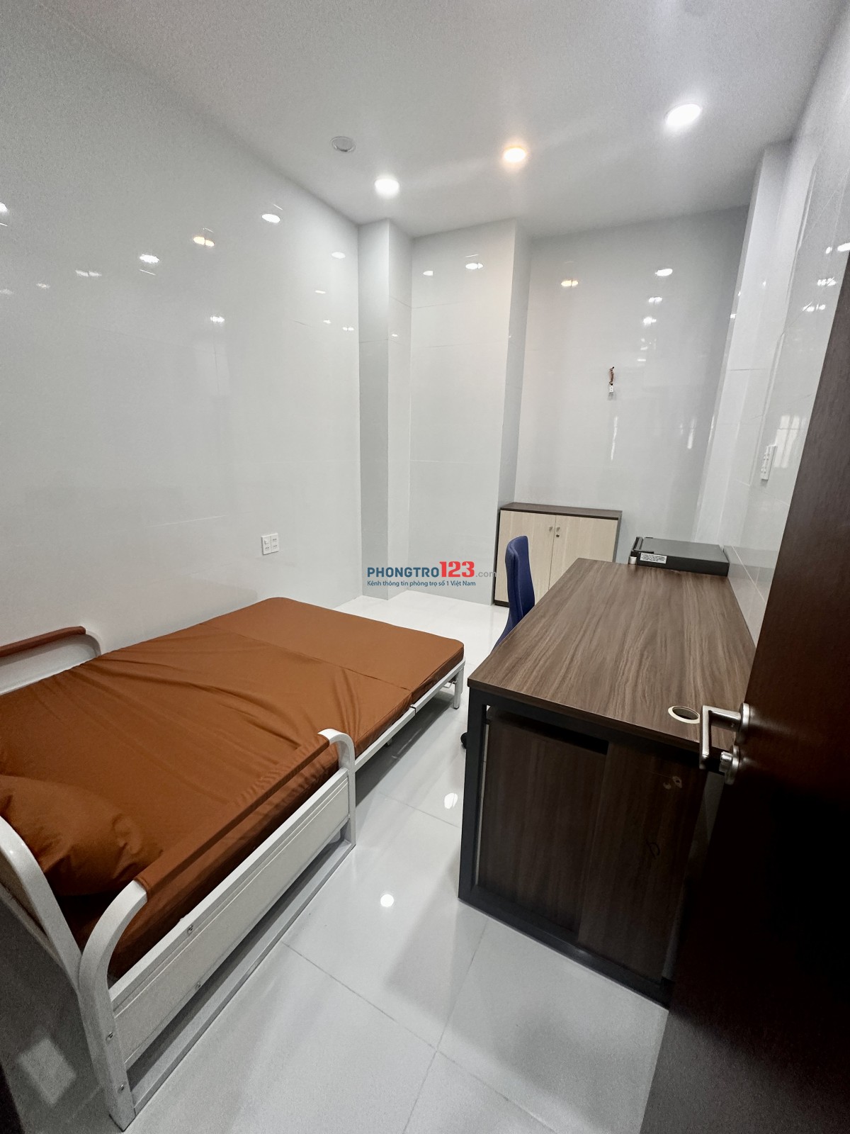 CHO THUÊ PHÒNG TRỌ FULL NỘI THẤT TRUNG TÂM Q3