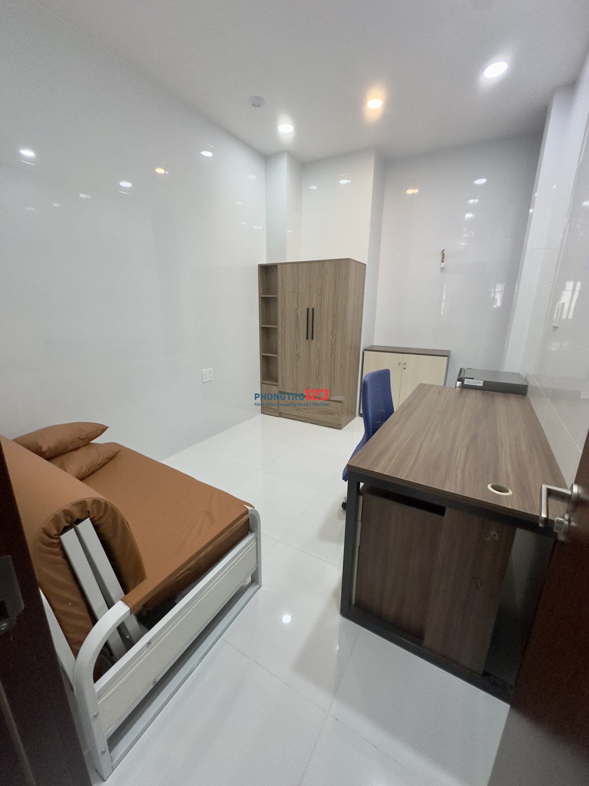 CHO THUÊ PHÒNG TRỌ FULL NỘI THẤT TRUNG TÂM Q3