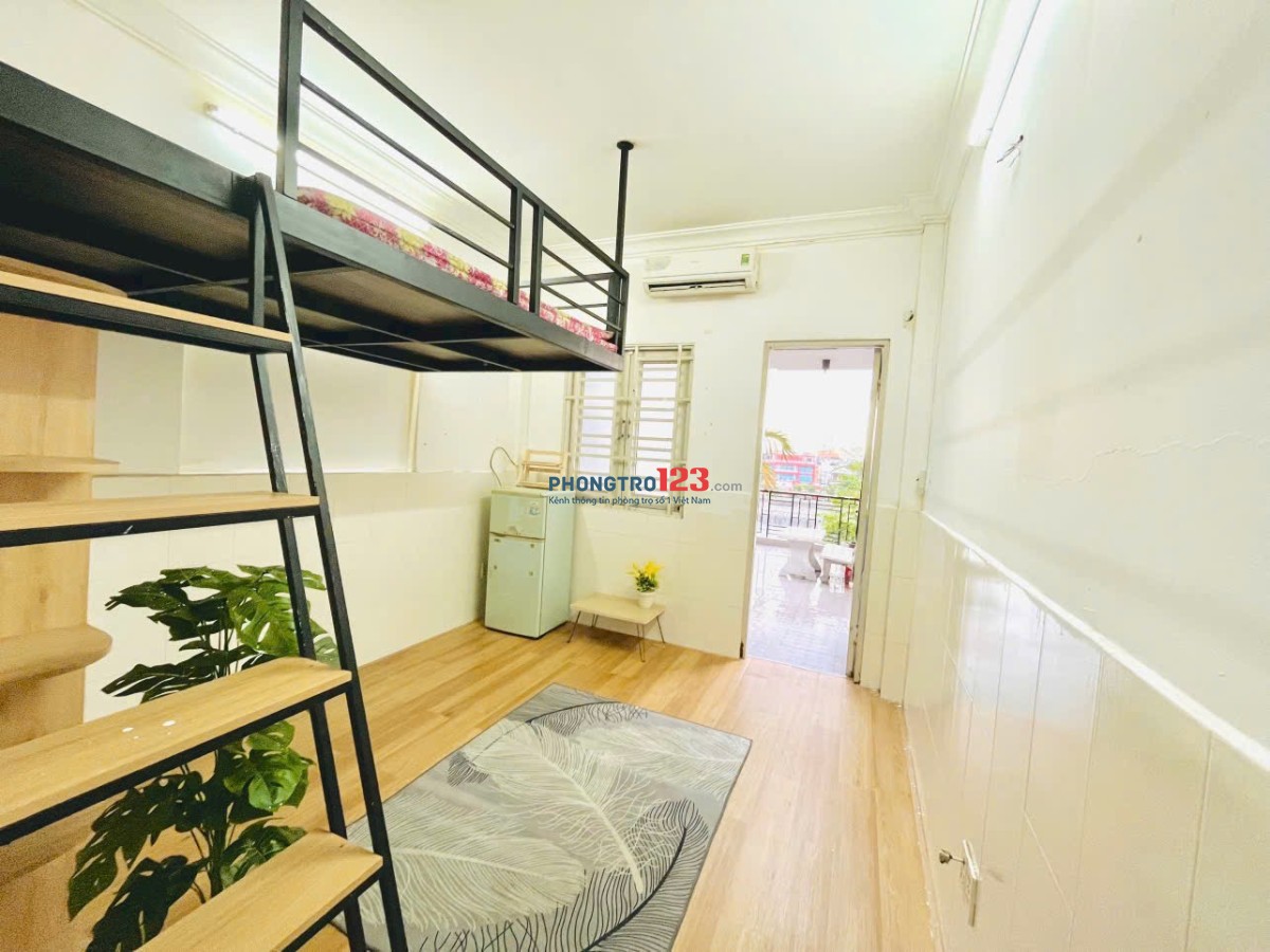 Cho thuê phòng có gác ban công thoáng bếp riêng ngay Xô Viết Nghệ Tĩnh, gần Hàng Xanh, Hutech, UEF
