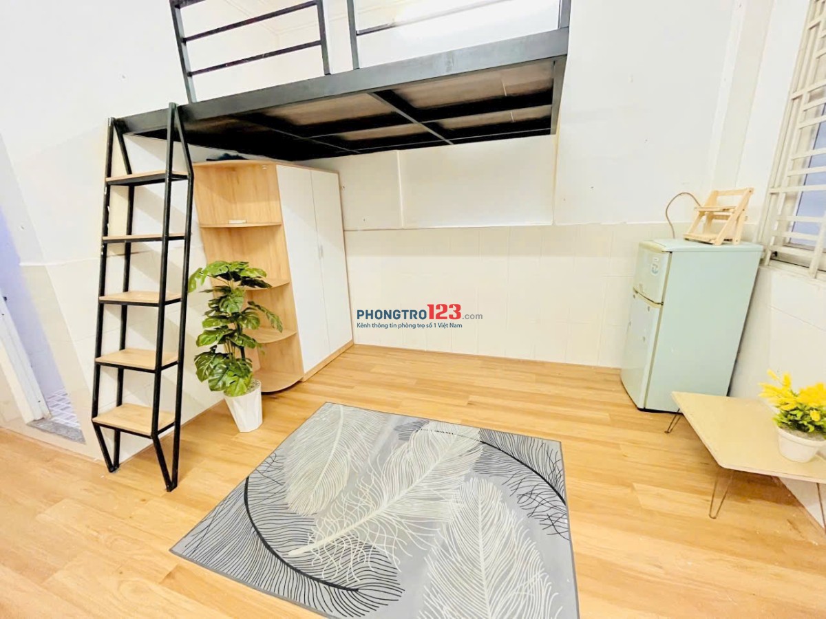 Cho thuê phòng có gác ban công thoáng bếp riêng ngay Xô Viết Nghệ Tĩnh, gần Hàng Xanh, Hutech, UEF